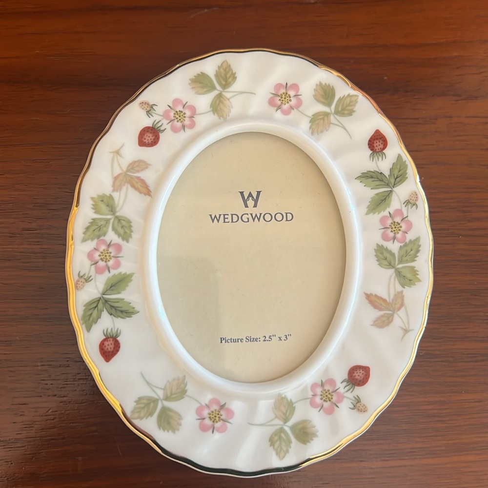 Wedgwood frame
